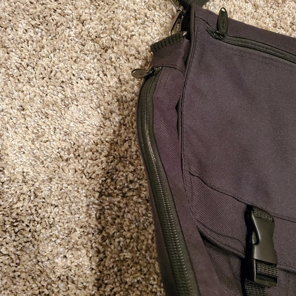 Norwood Airtex County of Fairfax Virginia Crossbody/Shoulder/Lap top Bag